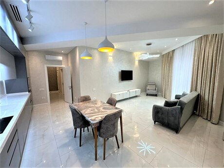 3 otaqlı yeni tikili - Ağ şəhər q. - 130 m²