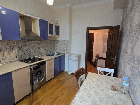 2 otaqlı yeni tikili - İnşaatçılar m. - 70 m²