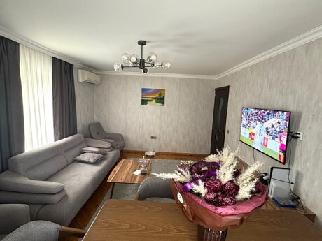 2 otaqlı köhnə tikili - İnşaatçılar m. - 70 m²