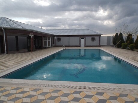 6 otaqlı həyət evi/bağ evi - Mərdəkan q. - 500 m²