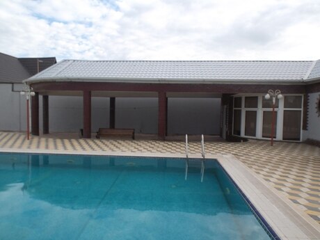 6 otaqlı həyət evi/bağ evi - Mərdəkan q. - 500 m²