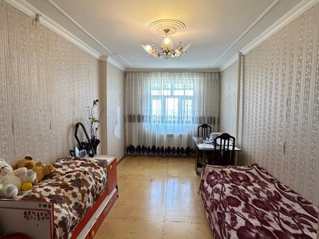 5 otaqlı köhnə tikili - Yeni Günəşli q. - 110 m²