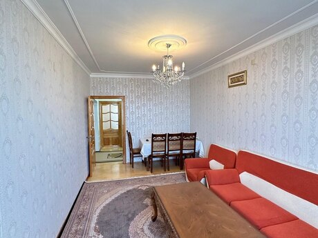 5 otaqlı köhnə tikili - Yeni Günəşli q. - 110 m²
