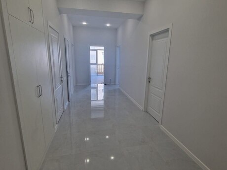 5 otaqlı yeni tikili - Ağ şəhər q. - 150 m²