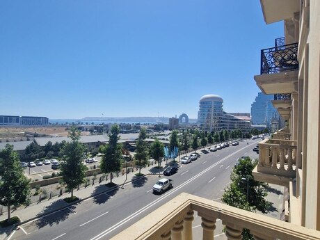 5 otaqlı yeni tikili - Ağ şəhər q. - 150 m²