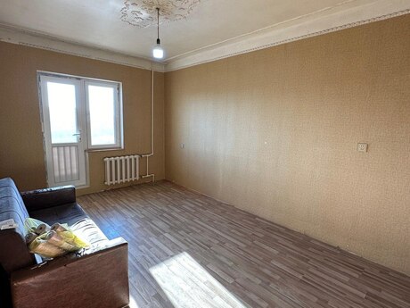 2 otaqlı köhnə tikili - Yeni Günəşli q. - 55 m²