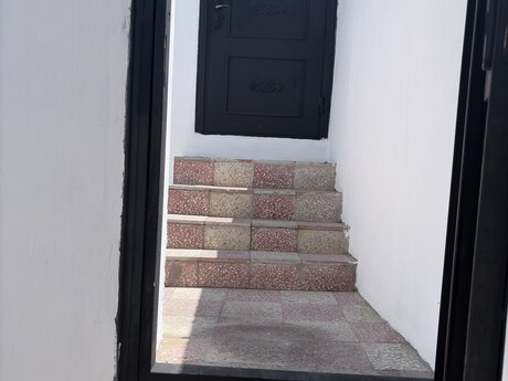 2 otaqlı həyət evi/bağ evi - İnşaatçılar m. - 55 m²