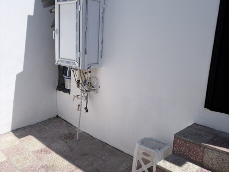 2 otaqlı həyət evi/bağ evi - İnşaatçılar m. - 55 m²