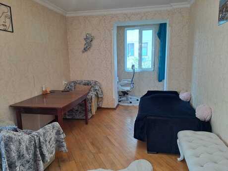 2 otaqlı köhnə tikili - 28 May m. - 70 m²