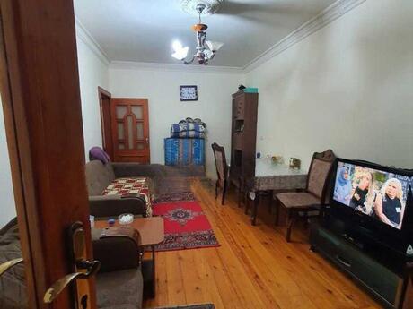 3 otaqlı köhnə tikili - Neftçilər m. - 75 m²