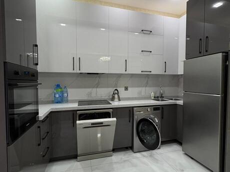 4 otaqlı yeni tikili - Ağ şəhər q. - 170 m²