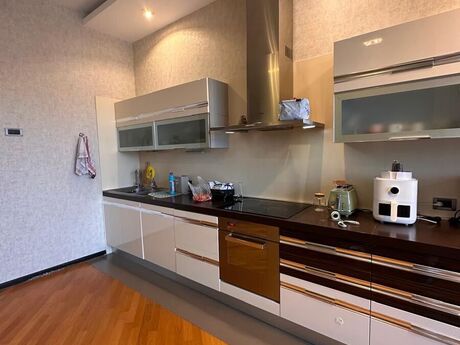 3 otaqlı yeni tikili - 28 May m. - 195 m²