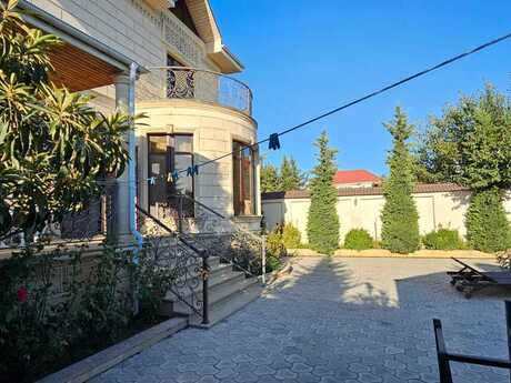 6 otaqlı həyət evi/bağ evi - Sabunçu r. - 420 m²