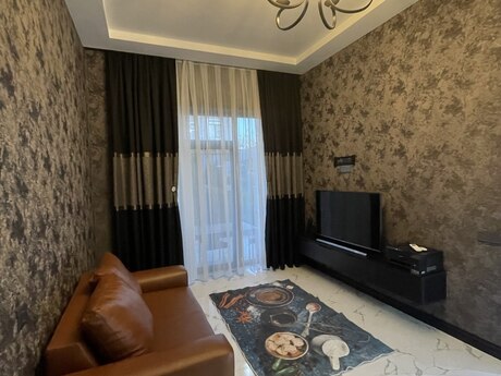 4 otaqlı həyət evi/bağ evi - Buzovna q. - 300 m²
