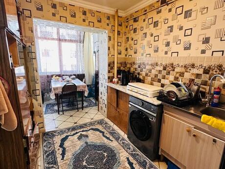 2 otaqlı köhnə tikili - İnşaatçılar m. - 55 m²