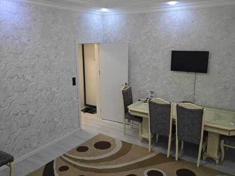 2 otaqlı köhnə tikili - 28 May m. - 65 m²