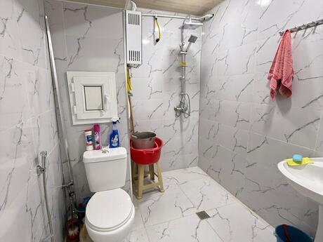 1 otaqlı köhnə tikili - İnşaatçılar m. - 44 m²