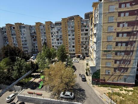 1 otaqlı köhnə tikili - İnşaatçılar m. - 44 m²