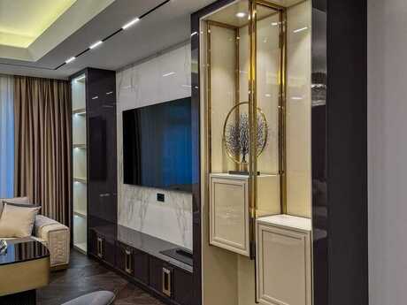 3-комн. новостройка - м. 28 мая - 145 м²