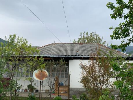4 otaqlı həyət evi/bağ evi - Oğuz - 190 m²