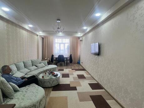 2 otaqlı yeni tikili - 8-ci mikrorayon q. - 67 m²