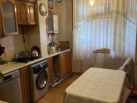 4 otaqlı köhnə tikili - Hövsan q. - 85 m²