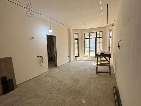 6 otaqlı həyət evi/bağ evi - Qara Qarayev m. - 270 m²