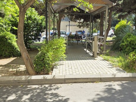 2 otaqlı köhnə tikili - Azadlıq Prospekti m. - 65 m²