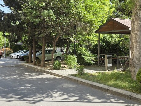 2 otaqlı köhnə tikili - Azadlıq Prospekti m. - 65 m²