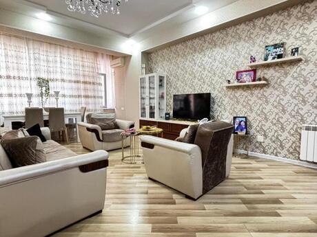 3-комн. новостройка - м. Нефтчиляр - 105 м²