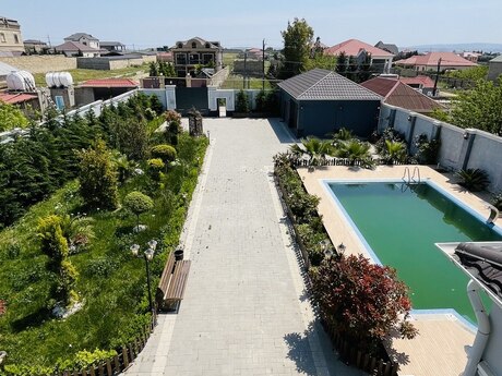 5 otaqlı həyət evi/bağ evi - Novxanı q. - 400 m²
