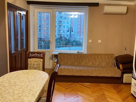 2 otaqlı köhnə tikili - Elmlər Akademiyası m. - 45 m²