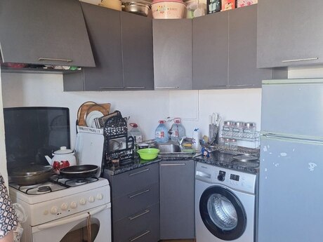 3 otaqlı köhnə tikili - Köhnə Günəşli q. - 85 m²