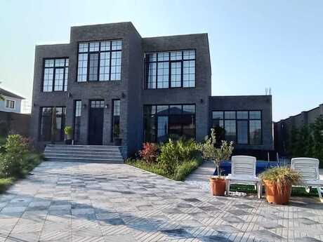 7 otaqlı həyət evi/bağ evi - Şüvəlan q. - 300 m²
