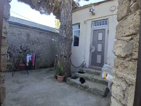 2 otaqlı həyət evi/bağ evi - Zabrat q. - 38 m²