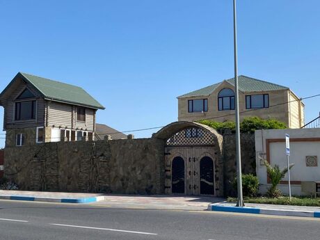 7 otaqlı həyət evi/bağ evi - Novxanı q. - 350 m²