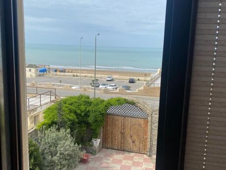 7 otaqlı həyət evi/bağ evi - Novxanı q. - 350 m²