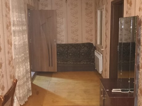 3 otaqlı həyət evi/bağ evi - Böyükşor q. - 25 m²