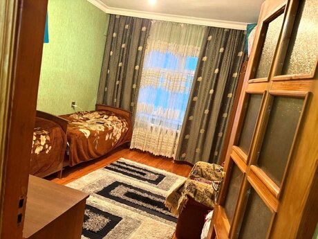 2 otaqlı köhnə tikili - Yeni Günəşli q. - 65 m²