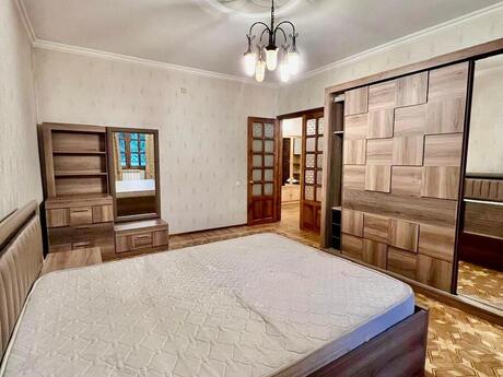 3 otaqlı köhnə tikili - 8-ci kilometr q. - 90 m²