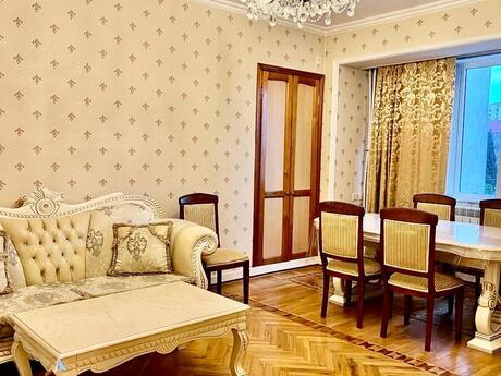 3 otaqlı köhnə tikili - 8-ci kilometr q. - 90 m²
