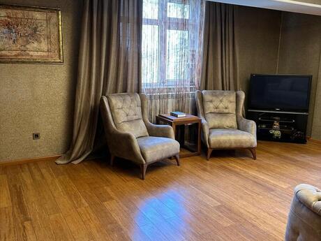 3 otaqlı mənzil, 90 m², İçəri Şəhər: 365 000 ₼ 5