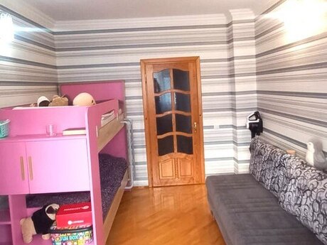 3 otaqlı köhnə tikili - Bakıxanov q. - 72 m²