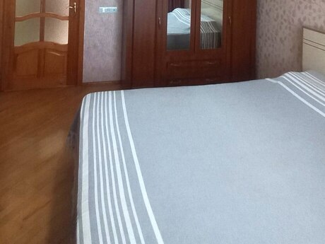 3 otaqlı köhnə tikili - Bakıxanov q. - 72 m²