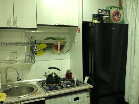 1 otaqlı köhnə tikili - Neftçilər m. - 43 m²