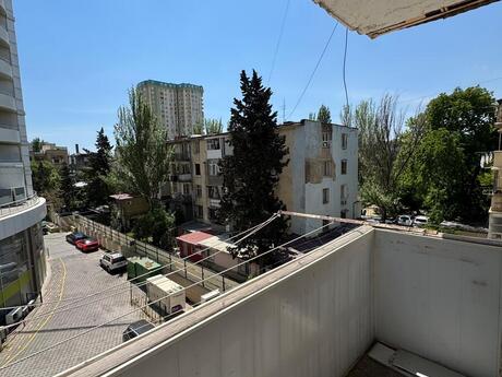 2 otaqlı köhnə tikili - Elmlər Akademiyası m. - 60 m²