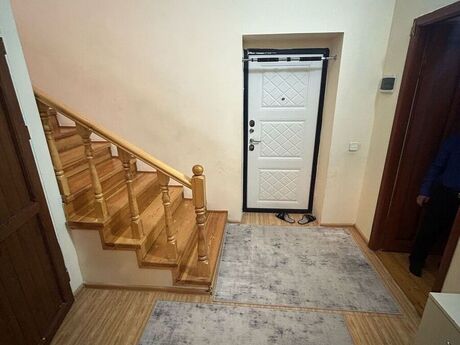 5 otaqlı həyət evi/bağ evi - Biləcəri q. - 240 m²