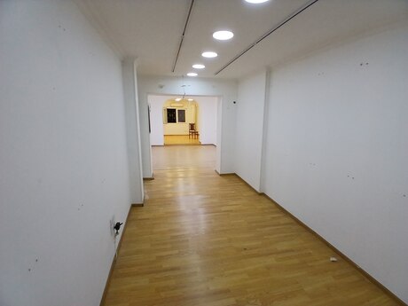 Объект - м. Элмляр Академиясы - 60 м²