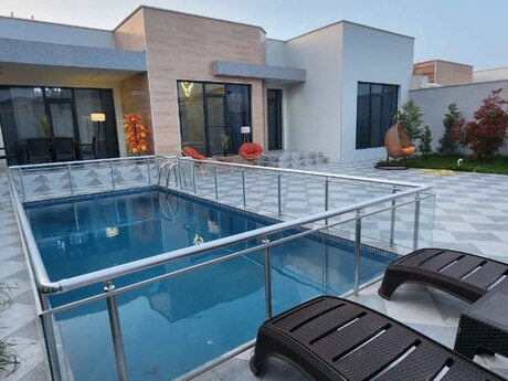 4 otaqlı həyət evi/bağ evi - Mərdəkan q. - 230 m²