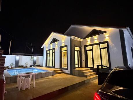 4 otaqlı həyət evi/bağ evi - Şüvəlan q. - 200 m²